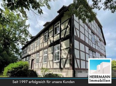 Historisches Herrenhaus in Alleinlage