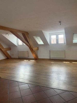 Schöne Altbauwohnung in Kaiserslautern, Innenstadt.