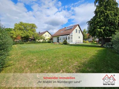 Charmantes Ein- bis Zweifamilienhaus mit großem Garten & Garage in Ortsrandlage von Hormersdorf