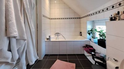 Helle 3-Zimmer-DG-Wohnung in Mönchengladbach-Eicken