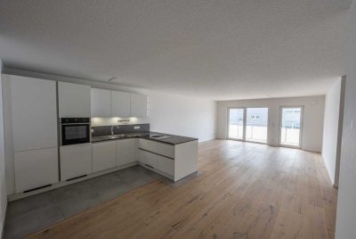 Großzügige Wohnung mit vier Zimmern sowie Balkon und Einbauküche in Stadeln