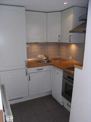 Schöne und ruhige 1-Raum-Wohnung mit Balkon und EBK in Landshut