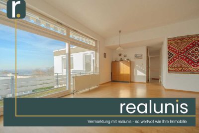 Neues Jahr, neues Haus: Mit Einliegerwohnung, Garten & Fernblick in ruhiger Lage - nur bei realunis