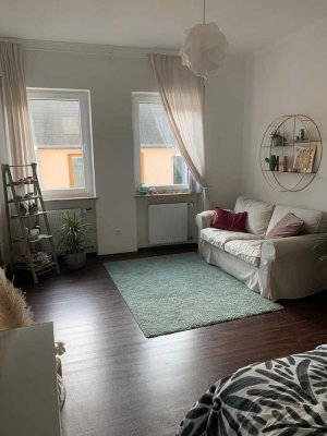 Möblierte 4-Zimmer-Wohnung (WG-geeignet) im Stadtzentrum