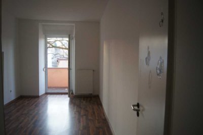 Geschmackvolle 3-Raum-Erdgeschosswohnung mit Balkon und EBK in Worms