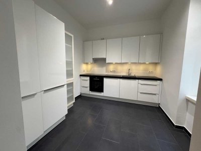 Erstbezug nach Sanierung am Helmholtzplatz + Privatgarten + Terrasse