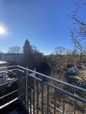 Erstbezug – Exklusives teilmöbliertes Penthouse mit Ausblick über Grünwald / Isartal