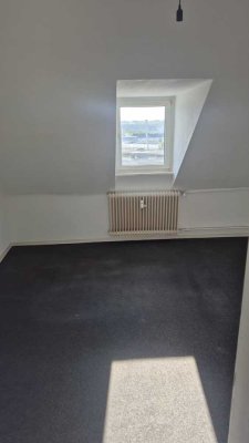 Ihr neues Zuhause: Gemütliche Dachgeschosswohnung in bester Lage