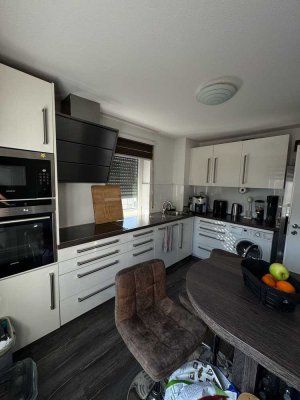 Stilvolle, sanierte 4-Raum-Wohnung mit Einbauküche und TG in Weißbach