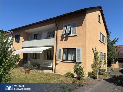 Gepflegtes Zweifamilienhaus in ruhiger Lage mit schönem Grundstück