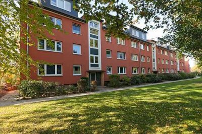 3 Zimmer Erdgeschosswohnung mit Südwest-Terrasse nahe des Außenmühlenteichs!