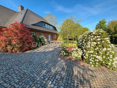 Traumhafte Villa mit 330 m² Wohnfläche in Südausrichtung und Feldrandlage