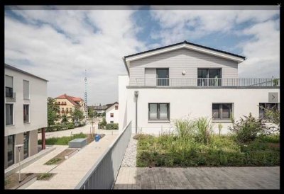 Stilvolle, neuwertige 2-Raum-DG-Wohnung, gehobene Innenausstattung mit Balkon im Herzen von Maisach