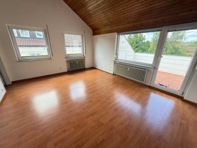 Erstbezug nach Sanierung: Tolle, sehr schöne 3-Zi.-DG-Whg. mit Loggia * Stpl. * in Waiblingen *