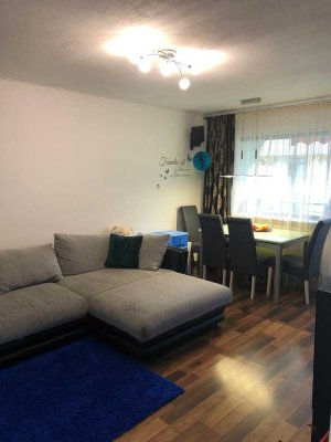 Schöne 2-Zimmer-Wohnung mit Tiefgaragenstellplatz in ruhiger Lage der Waldstadt Karlsruhe