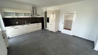 Erstbezug nach Sanierung mit EBK und Balkon: schöne 4-Zimmer-Wohnung in Feuchtwangen