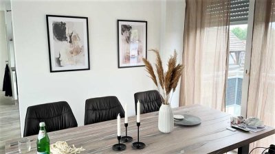 Moderne 2 Zimmerwohnung mit Einbauküche, Balkon und Garage
