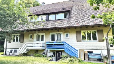 Naturidyll trifft Wohnkomfort: Einzigartiges Doppelhaus mit Charme und Charakter in traumhafter Lage