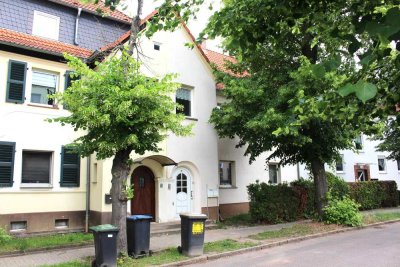 Neuer Preis! Reihenmittelhaus, derzeit 2 WE, als EFH geeignet, in ruhiger Nebenstraße...