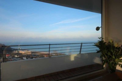 2-3 Zimmer-Eckappartement mit Seeblick