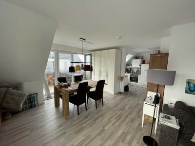 Attraktive DG-Wohnung, 2 ZKB, EBK, 60 m2, Innenstadt