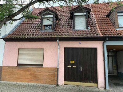 Modernisierungsbedürftiges Einfamilienhaus in Sanierungsgebiet - zentrale Lage
