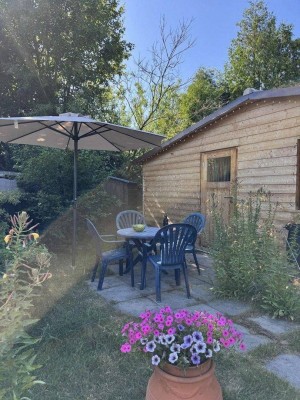 Winterfestes Tiny House mit großem Pool auf Pachtgrund in Hainfeld zu vergeben.
