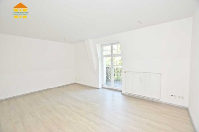 *Dachgeschosstraum mit tollem Süd-West Balkon & Carport am Ebersdorfer Wald*