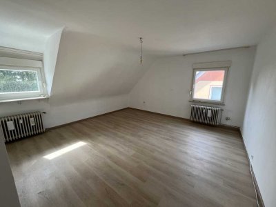 Schöne renovierte 2-Raum-DG-Wohnung in Witten