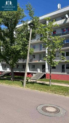 **helle 2-Zimmer-Wohnung mit Balkon**