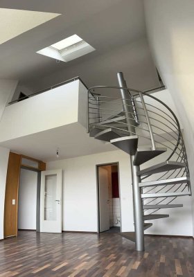 Ganz oben: Coole 2 1/2-Raum-Maisonette-Whg, 71 m² Wohnfläche im Inneren Süden! Mit Video-Rundgang!!