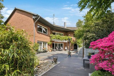 Freistehendes Architektenhaus mit großem Garten und viel Raum für die Familie