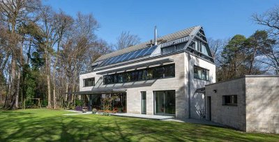 Moderne Villa auf Parkgrundstück