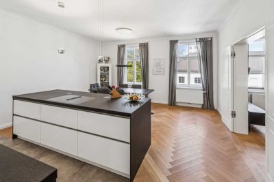 Kernsanierte 3,5-Zimmer Altbauwohnung (mit Südbalkon) in Premiumlage von Neuhausen