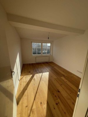Lichtdurchflutete 4-Zimmer-Wohnung mit Terrasse und EBK in Luckenwalde