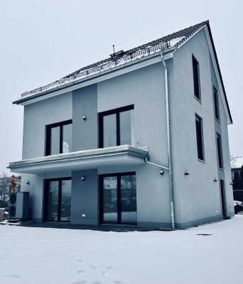 Neubau 2026 | Hochwertiger Erstbezug mit Terrasse, eigenem Eingang & Stellplatz -Leipzig Sommerfeld