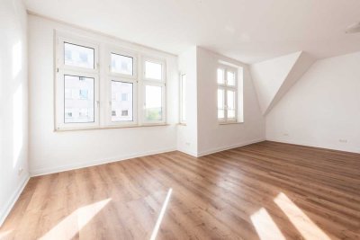 Wohnen mit Charakter: Altbauwohnung mit viel Platz und Privatsphäre