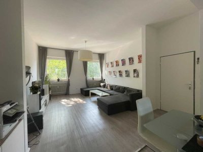 Helle, sonnige 4,5-Zimmer-Altbauwohnung | Ideal für WGs