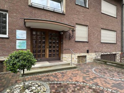 Wunderschön sanierte Dachgeschoss Wohnung mit sonniger Loggia und Echtholzparkett