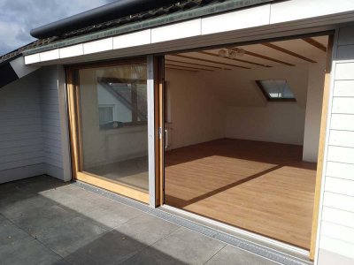 Größzügige 2,5-Zimmer-DG-Wohnung mit Dachterrasse und EBK in Köngen