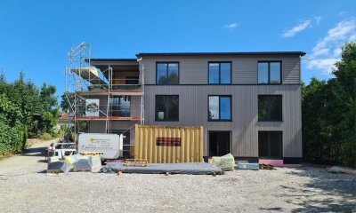 Neubau - Doppelhausähnliches Wohlfühlplätzchen für Familien in Massivholzbauweise mit viel Grün