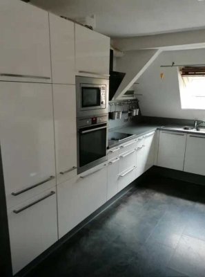 Geschmackvolle, gepflegte 5-Zimmer-Dachgeschosswohnung in Grantschen