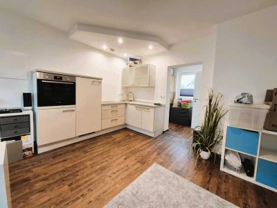 **EIN NEST**SÜSSES ZWEI-ZIMMER-APARTEMENT MIT KÜCHE FÜR -1- PERSON***