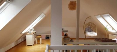 Top Lage ! Individuelle Dachgeschoss-Maisonette Wohn..3 Zimmer ruhig +zentral