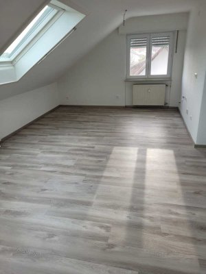 Charmante Dachgeschosswohnung in ruhiger Lage