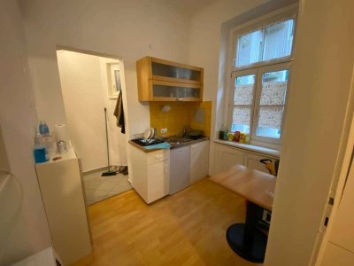 Möblierte kleine Wohnung in Geidorf (1 Zimmer + Küche + Bad/ WC)