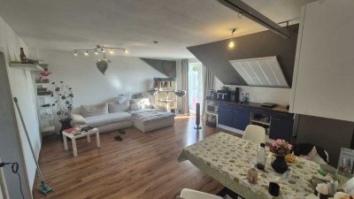 Freundliche und gepflegte 3-Raum-Wohnung mit Balkonen in Würselen
