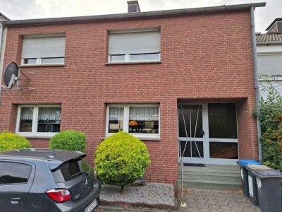 Einfamilienhaus mit Einliegerwohnung und zwei Garagen in Oer-Erkenschwick