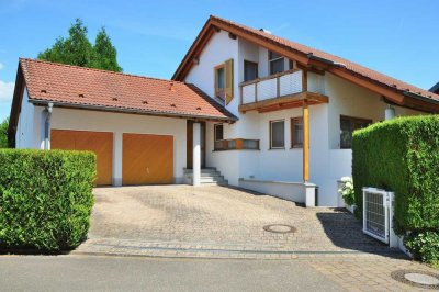 Großzügig Wohnen und Arbeiten in ruhiger naturnaher Lage
