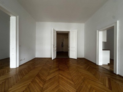 Großzügige 4-Zimmer-Altbauwohnung im Servitenviertel